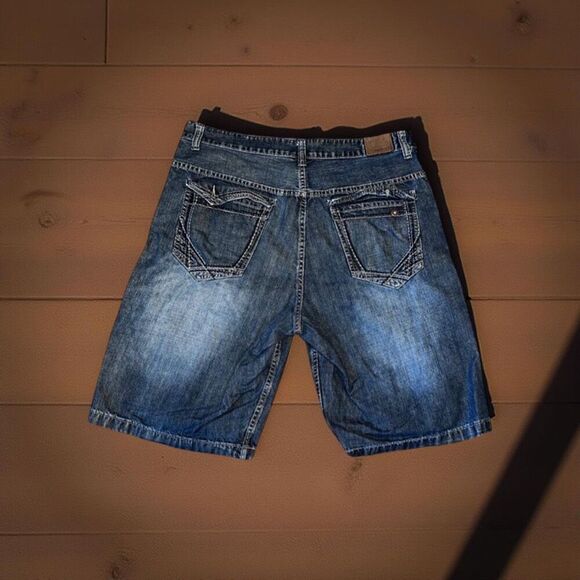 Flypaper Jeans Shorts Straight Leg Button Zip Pockets Medium Wash Denim Size 38 - Picture 1 of 6